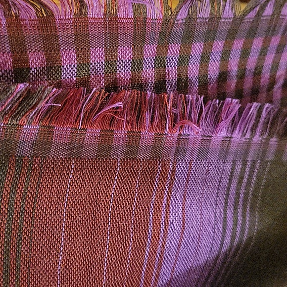 Eddie Bauer reversible scarf. The colors are brown, burgandy, and a fushia. - Picture 4 of 5